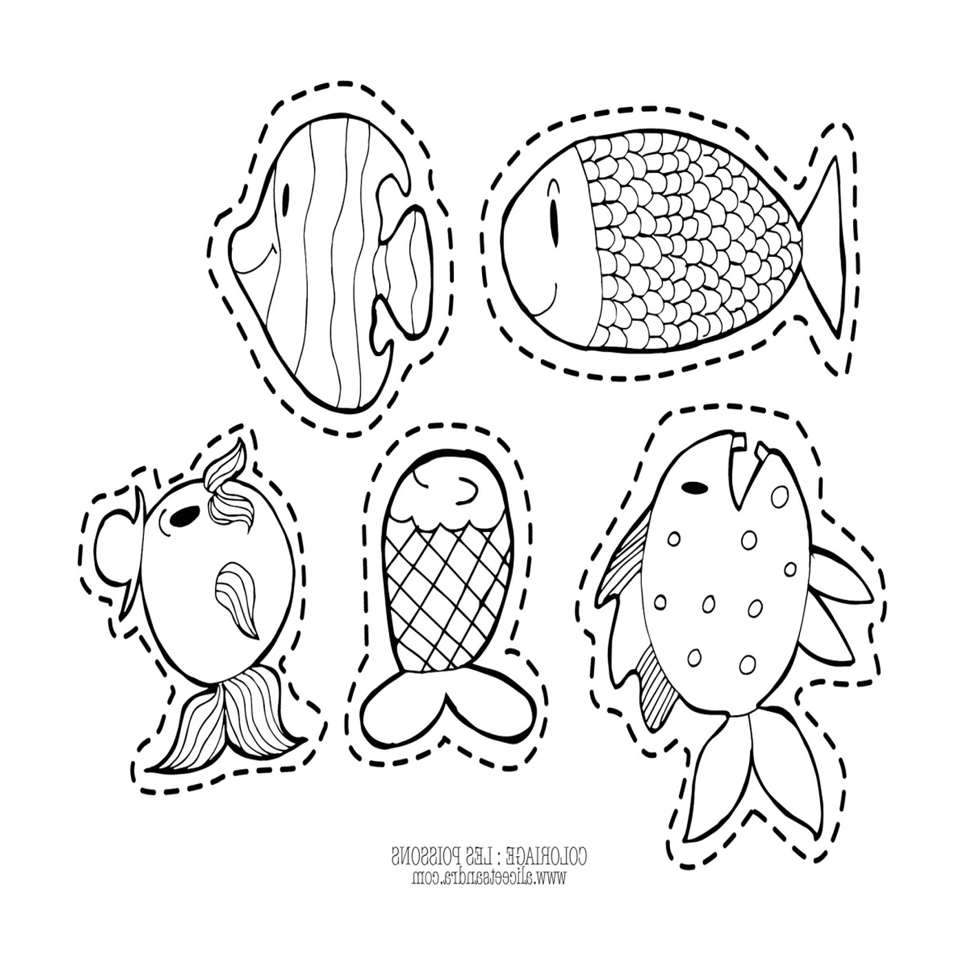  Cinco peces dibujados en una página 