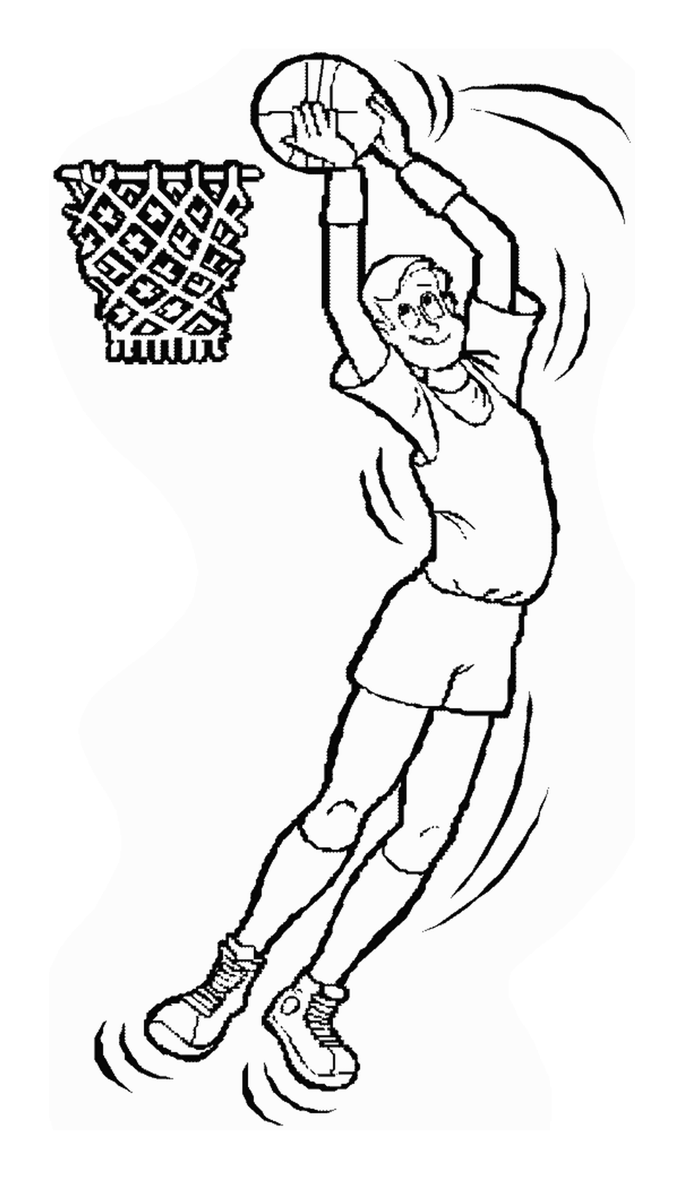  Ein Mann springt, um einen Basketballball zu schlagen 