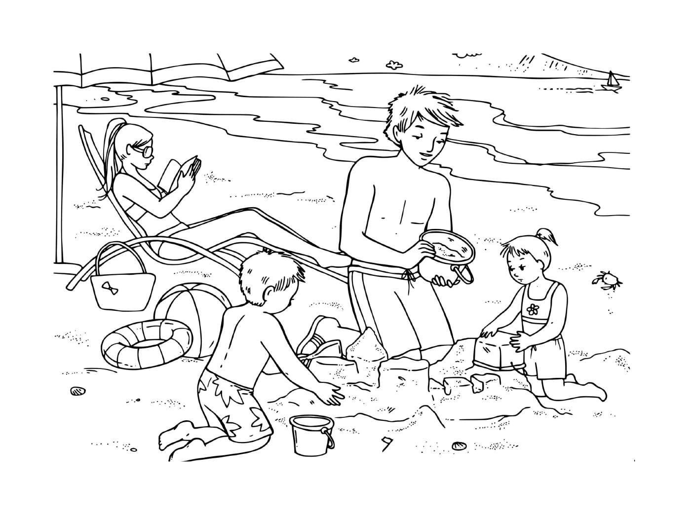  Семья веселится на пляже 