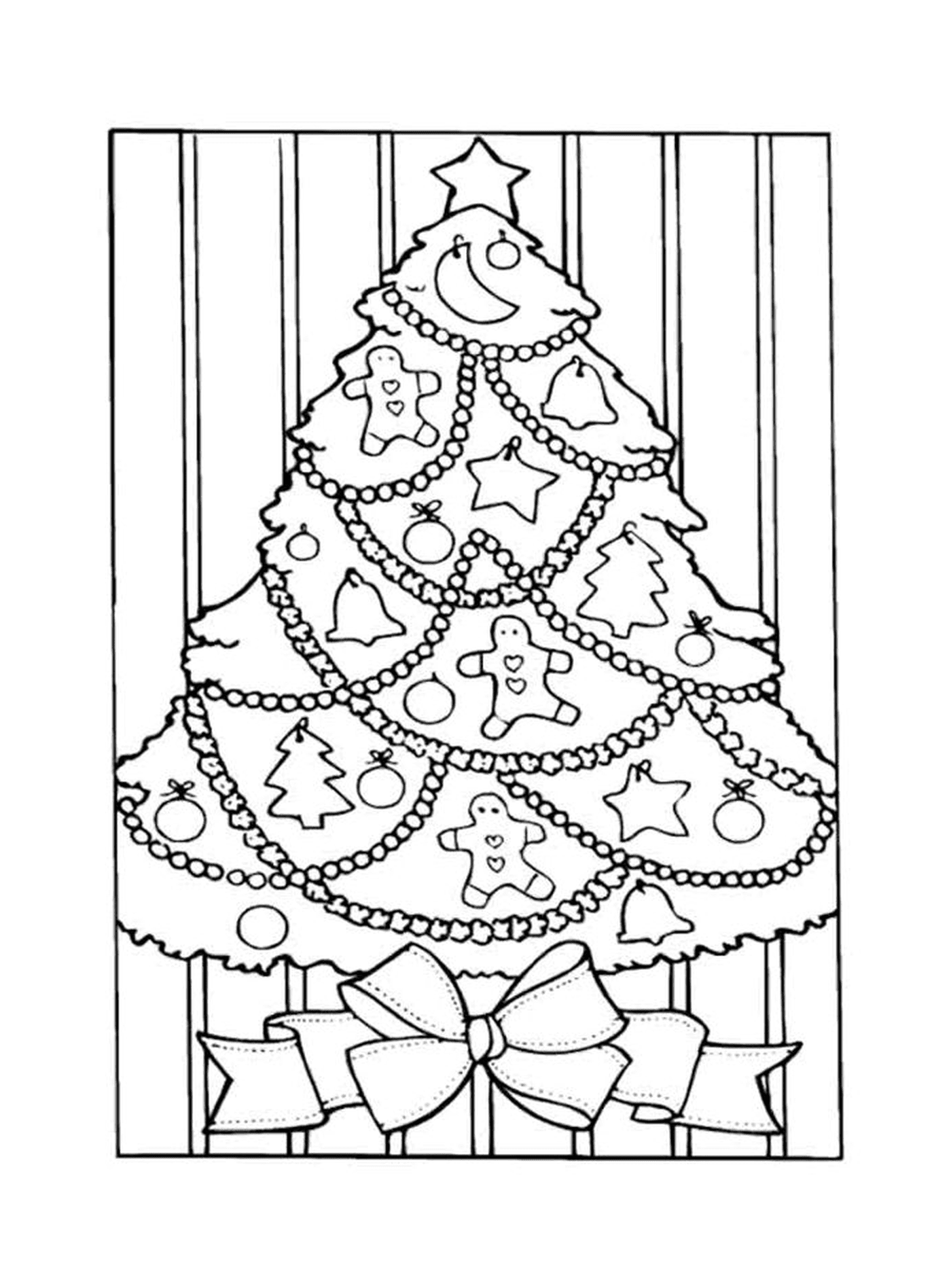  Ein Weihnachtsbaum, dekoriert mit Lebkuchenkeksen 