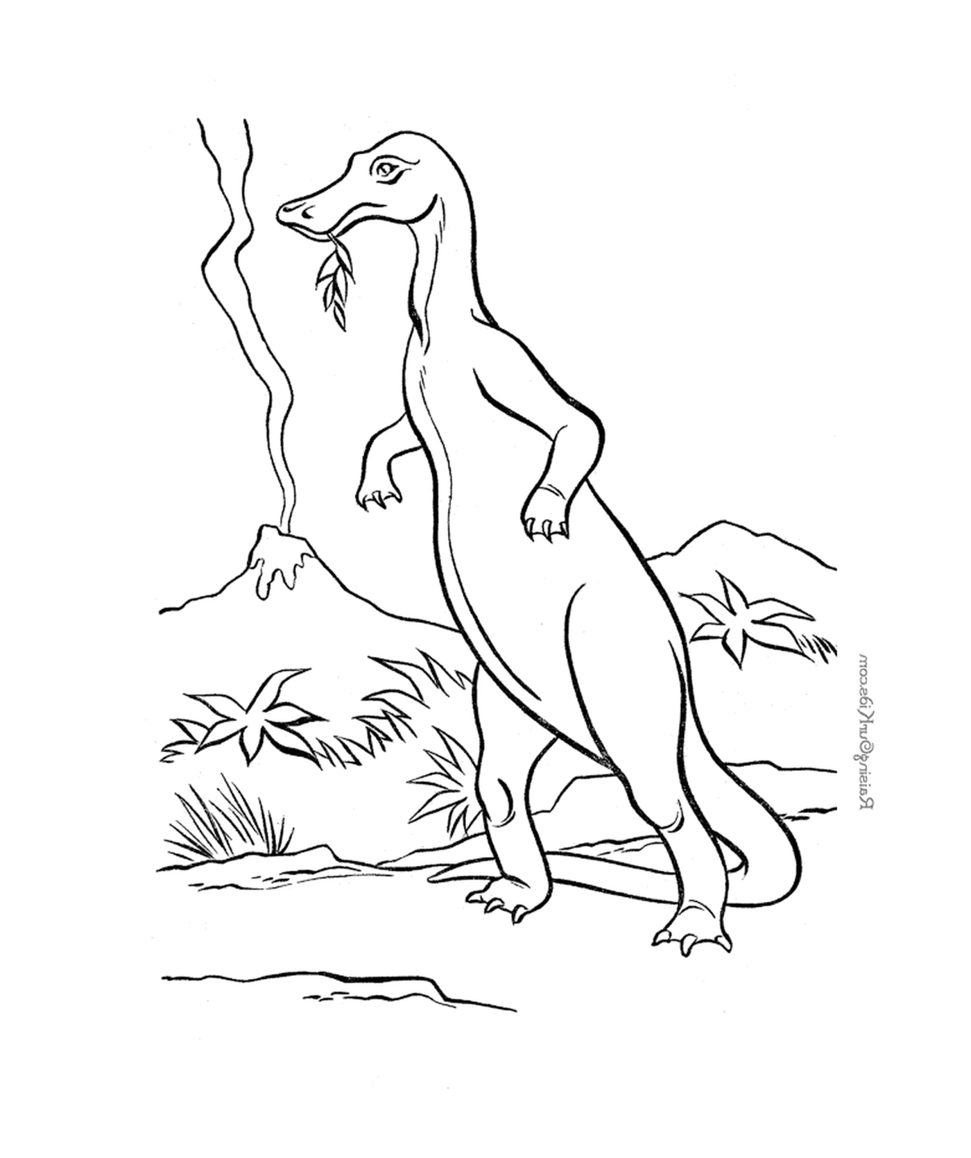  Динозавр стоит в зелёной траве 