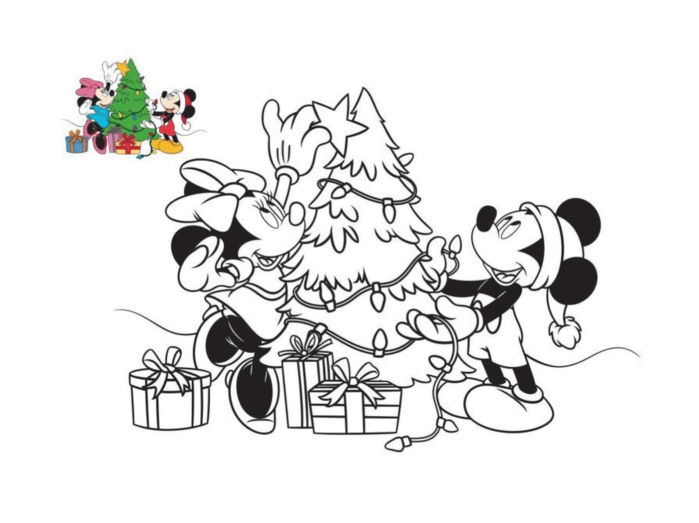  Mickey y Minnie decoran el árbol 