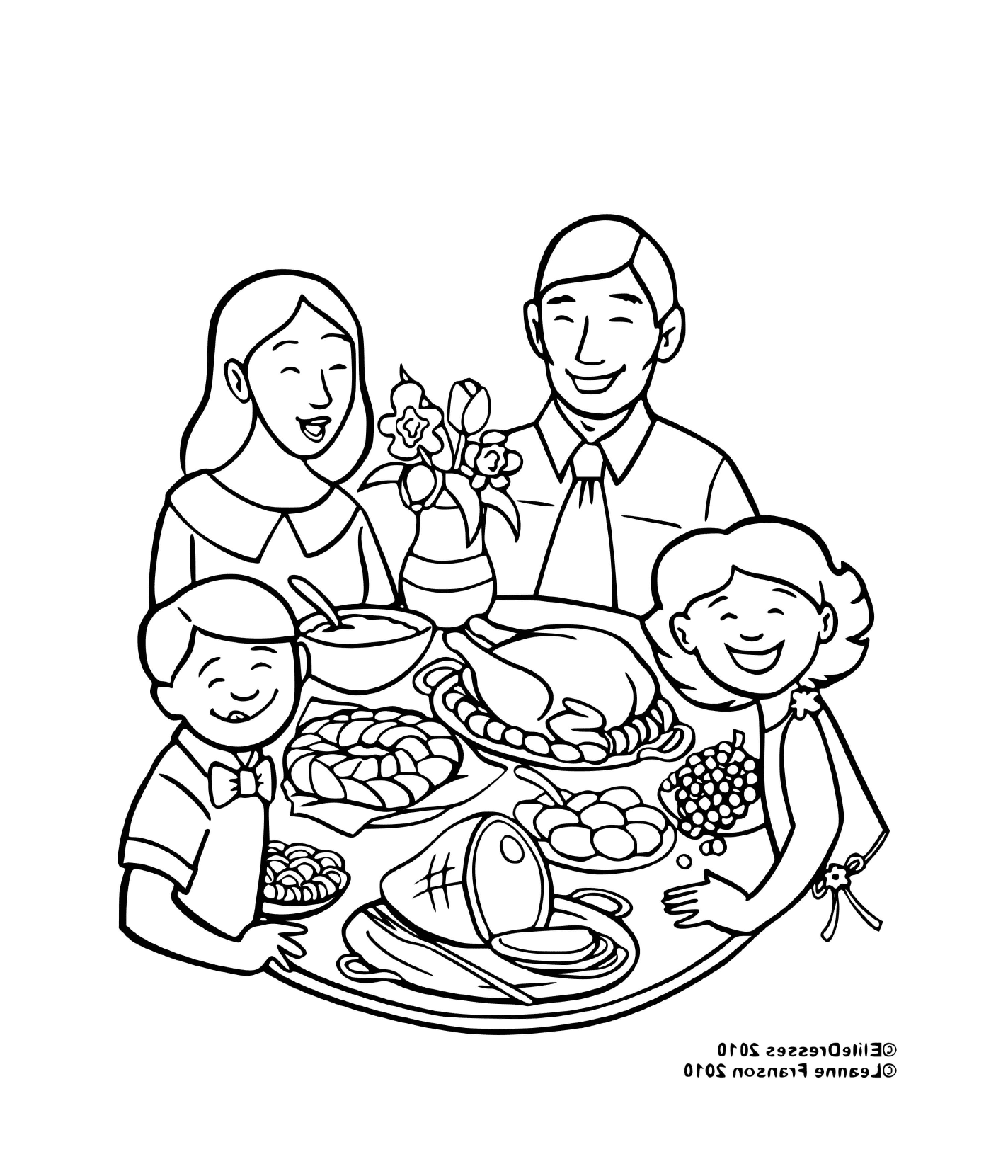  Eine Familie beruhigt sich zum Essen 