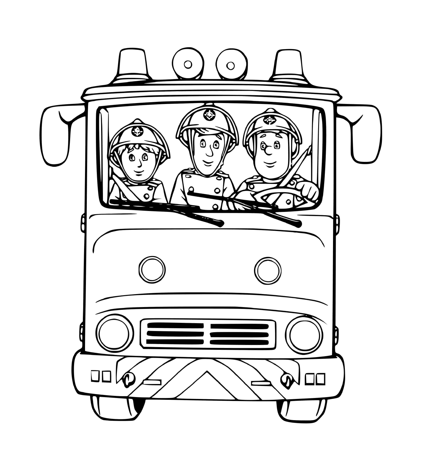  Трое пожарных в грузовике, готовых к действиям 