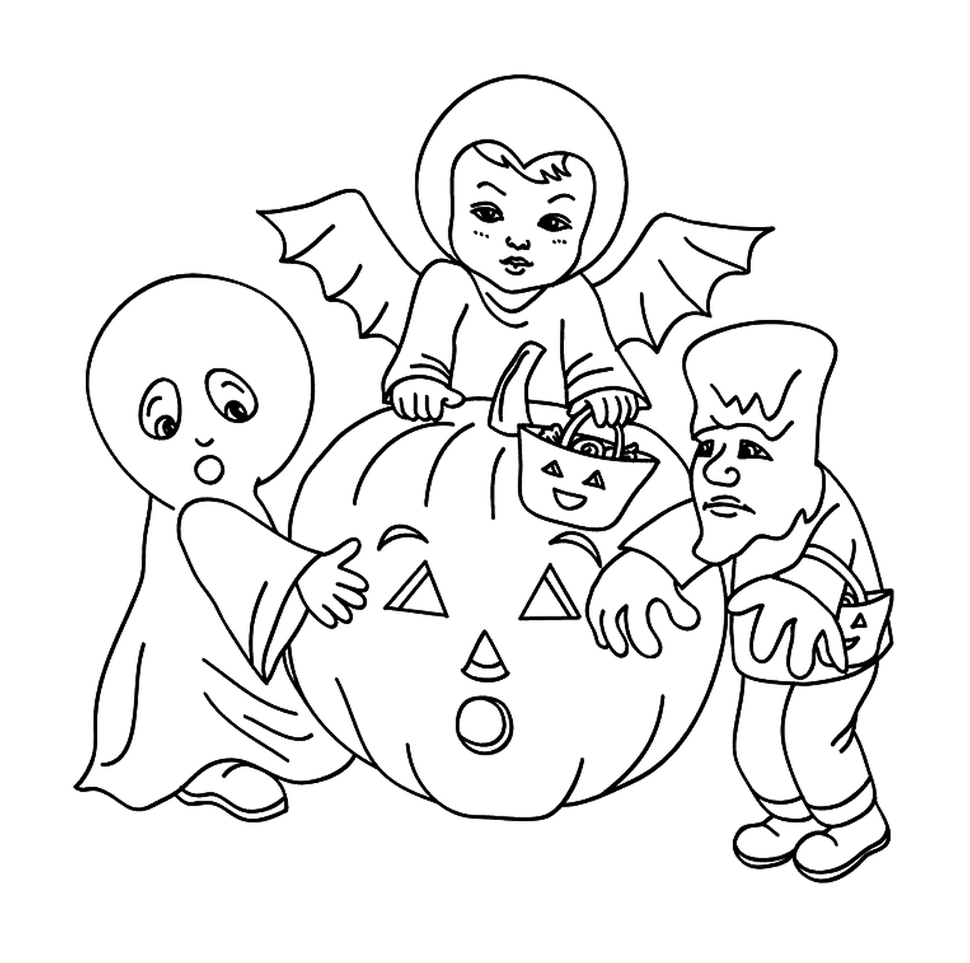  Tres niños vestidos para Halloween con una calabaza 