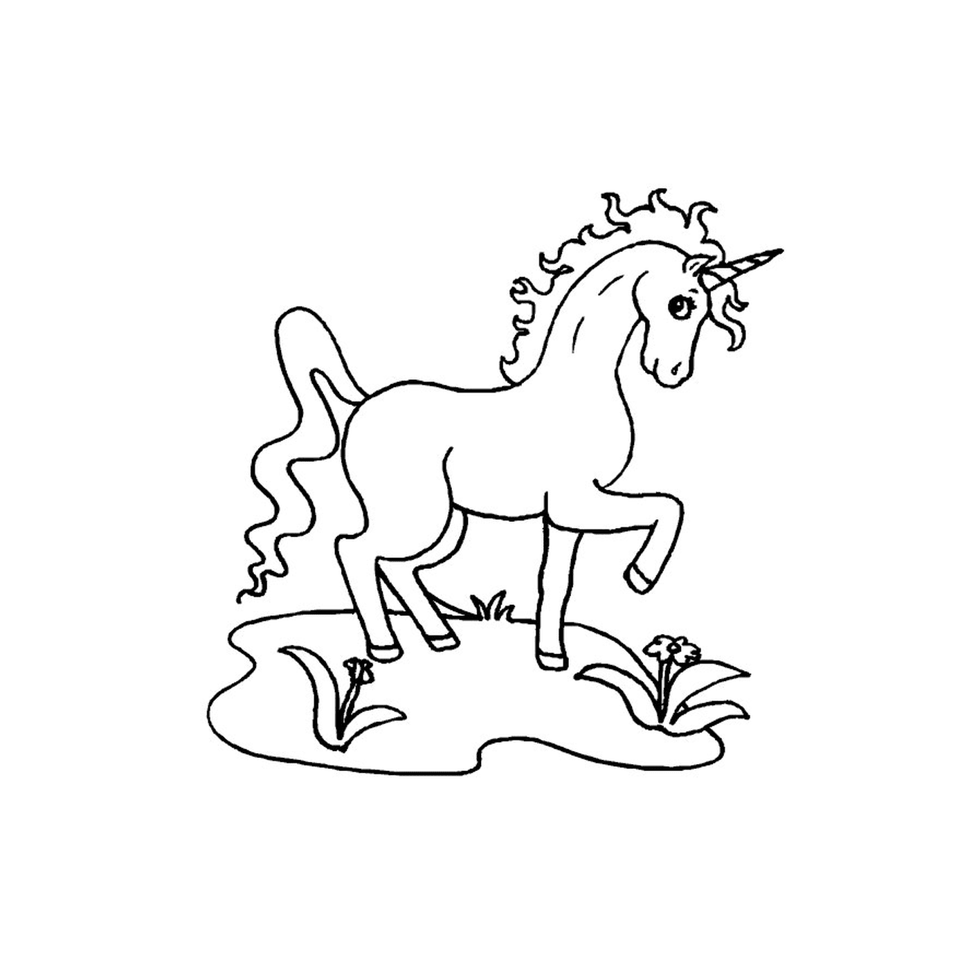  Unicorno maestoso in piedi nell'erba 