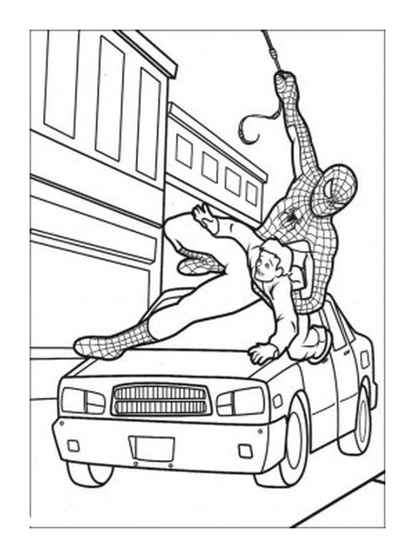  Spiderman su un'auto 