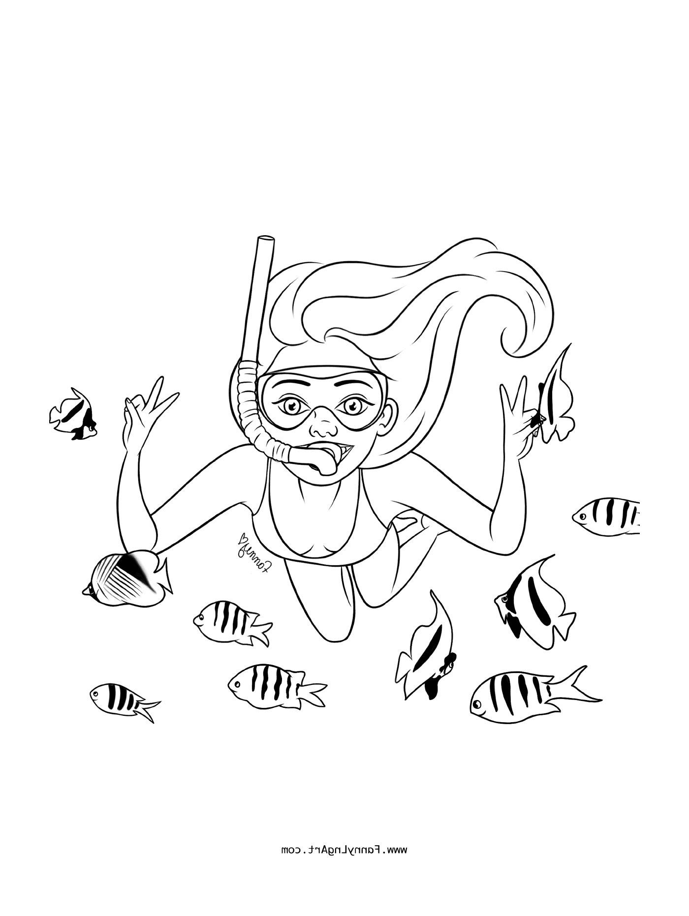  Donna con una maschera subacquea circondata da pesci subacquei 