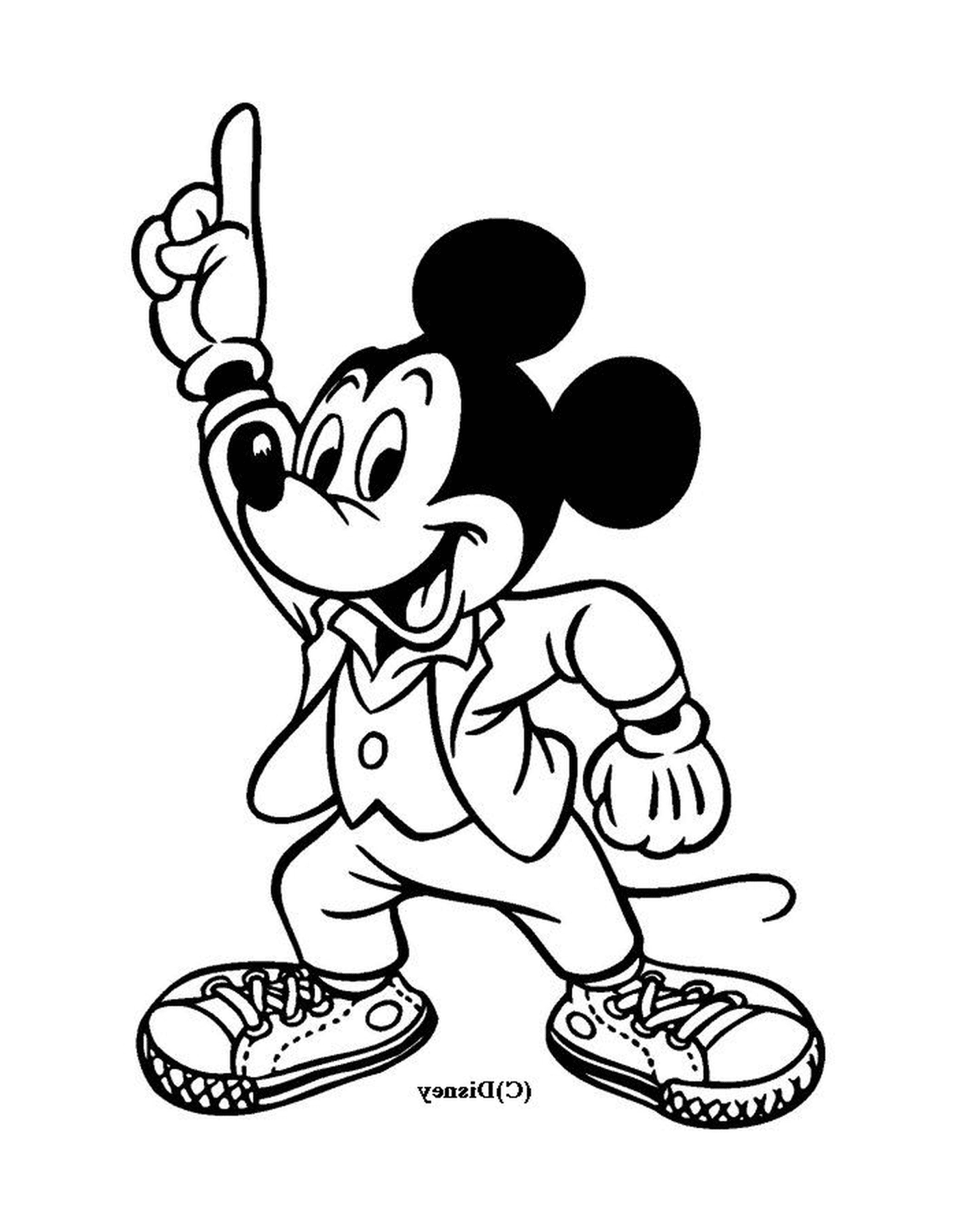  Mickey Mouse dances 